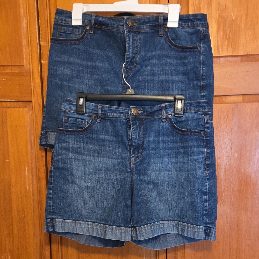 Two Pair Gloria Vanderbilt Dark Blue Denim Jeans